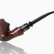 Handgefertigte Bruyère E-Pfeife 18500 Virtude, Unikat mit naturbelassenen Unregelmaessigkeiten und passender Pfeifenablage