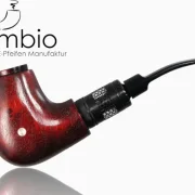 Luna Cherry E-Pfeife aus Black Limba in klassischer Half-Bent-Form, handgefertigt mit veredelter Holzoberflaeche