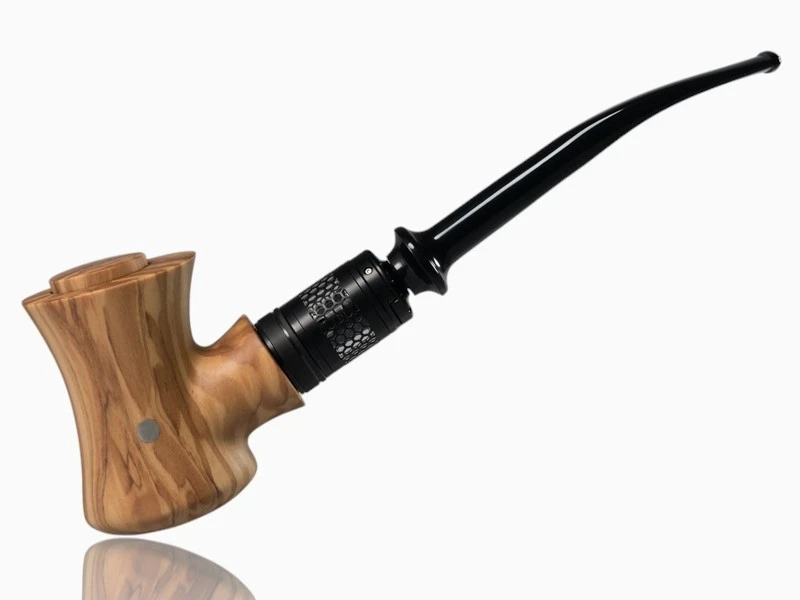 Handliche Omnia E-Pfeife aus italienischem Olivenholz, ergonomisch geformt für angenehmes Dampfen.